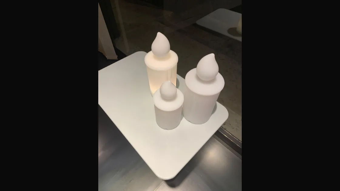 Lampada da tavolo modello Fiamma di Slide