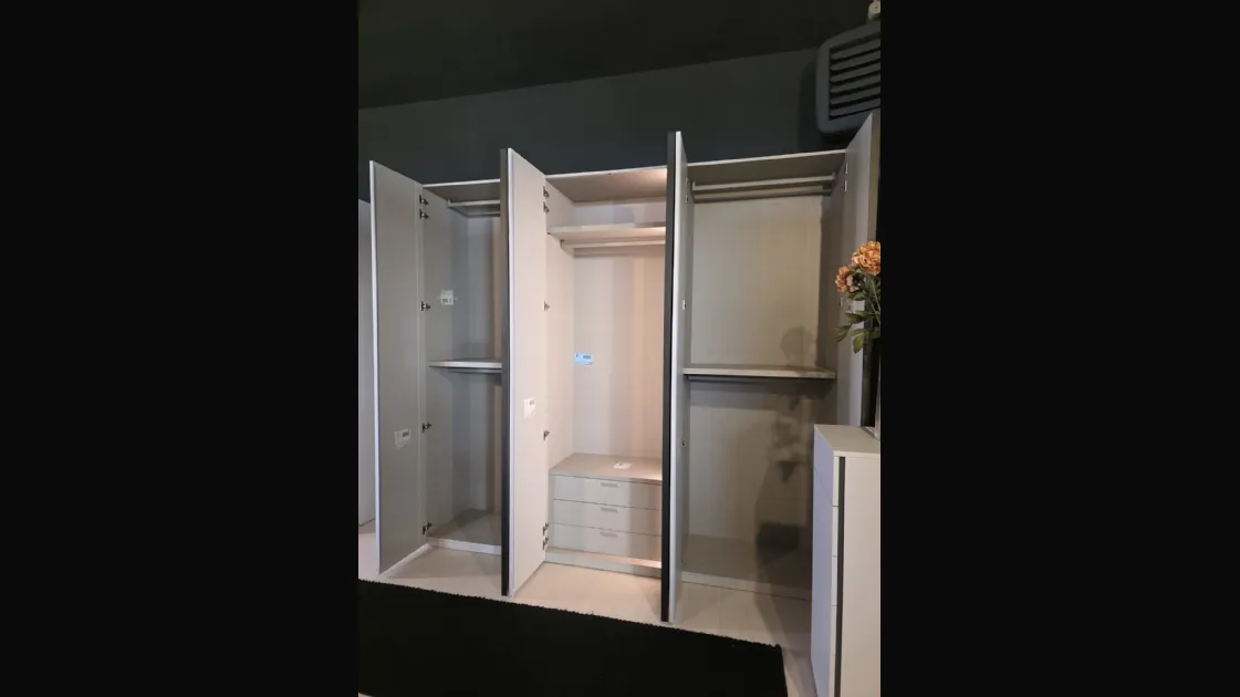 Armadio battente modello Manlò