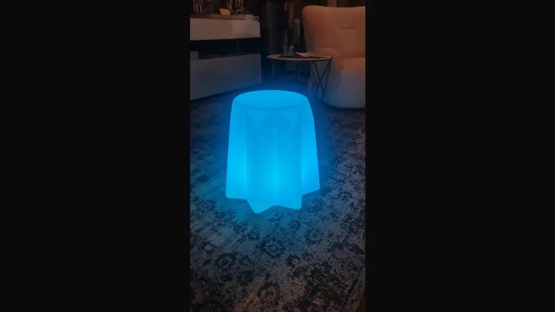 Tavolino/Sgabello/Lampada modello Pandoro Light di Slide