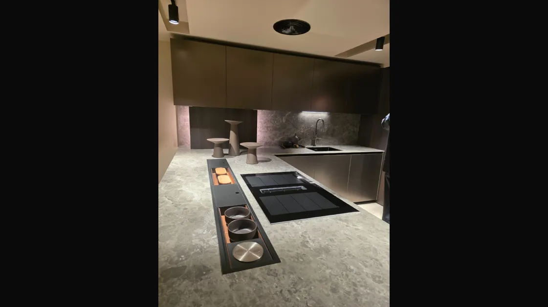 FUORI SALONE NEGOZI ARREDO TRE E PIANCA