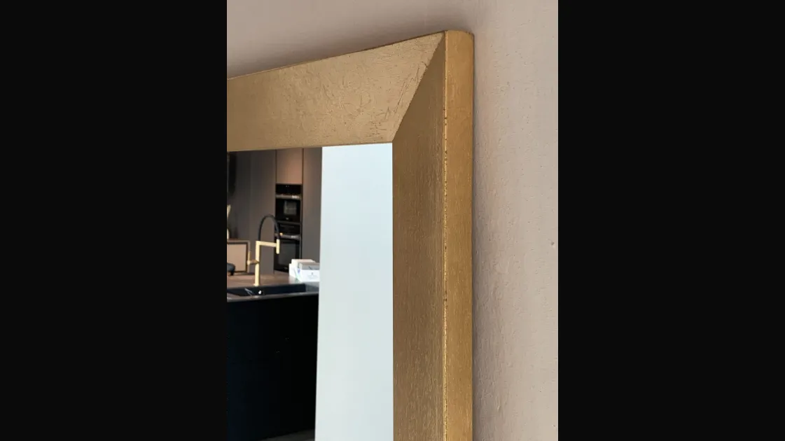 Specchio artigianale con cornice in foglia oro