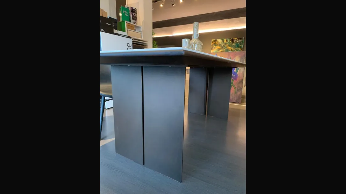 Tavolo Morphis Ceramics di Devina Nais