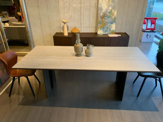 Tavolo Morphis Ceramics di Devina Nais