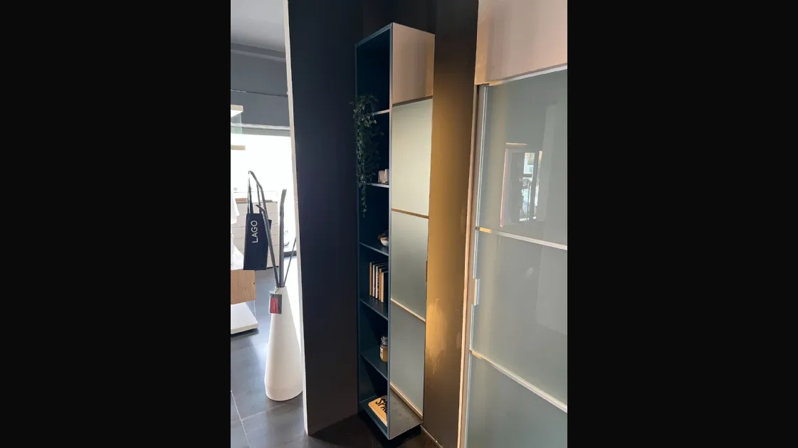 Libreria Lago modello Twist Bookshelf