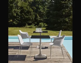 Tavolino con base in acciaio laccato Alis Outdoor di Bontempi
