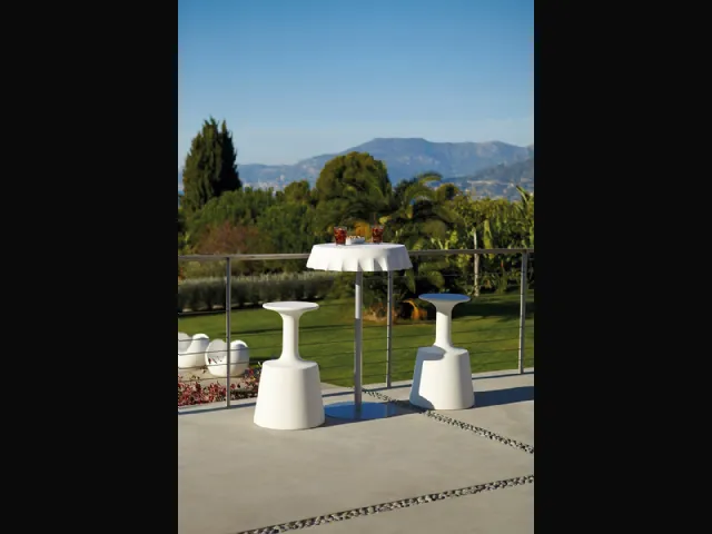 Tavolo da giardino in polietilene con base in metallo Fizzz di Slide