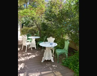 Tavolo da giardino in polietilene con top in HPL Lord of Love di Slide