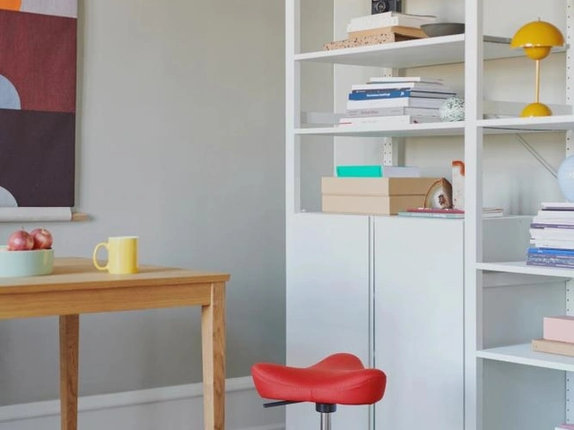 Sgabello per home office ad altezza regolabile Move Compact di Varier