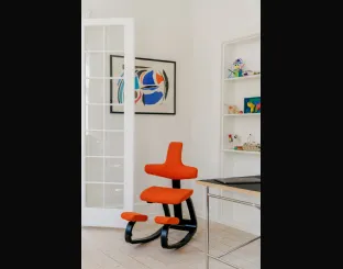 Sedia ergonomica in legno e tessuto Thatsit di Varier