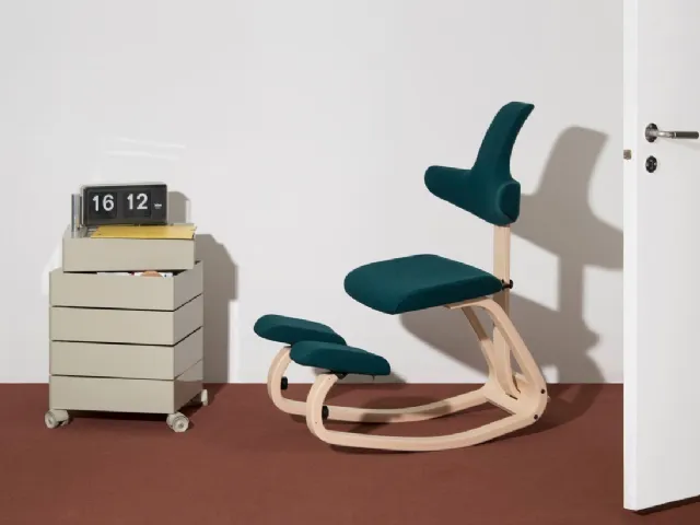 Sedia ergonomica in legno e tessuto Thatsit di Varier
