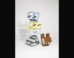 Sedia ergonomica in legno colorata con lo stesso colore del tessuto Variable Monochrome di Varier