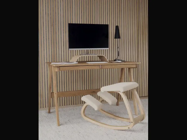 Sedia ergonomica a dondolo in legno e tessuto Variable di Varier