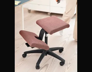 Seduta operativa ergonomica Wing di Varier