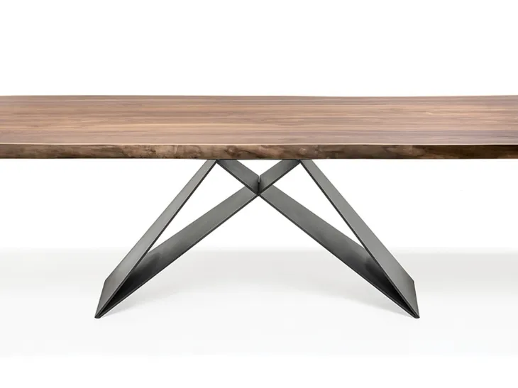 Tavolo con base in acciaio e piano in legno noce Premier Wood di Cattelan Italia